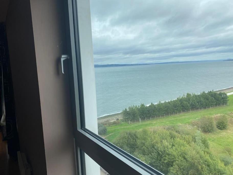 Modern 2 Bed Apartment With Stunning Seaside View Единбург Екстериор снимка