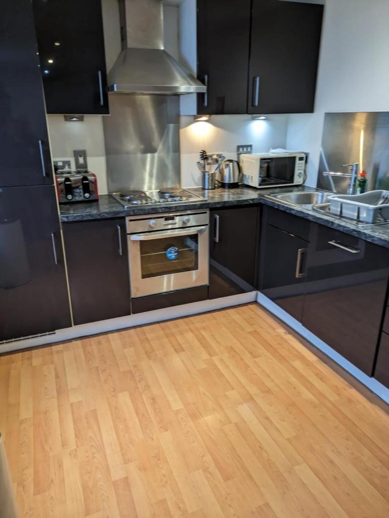 Modern 2 Bed Apartment With Stunning Seaside View Единбург Екстериор снимка